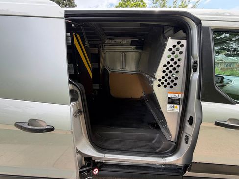 Used 2022 Ford Transit Connect XL FWD image 19