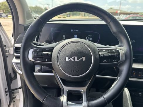 Used 2024 Kia Sportage EX FWD image 16