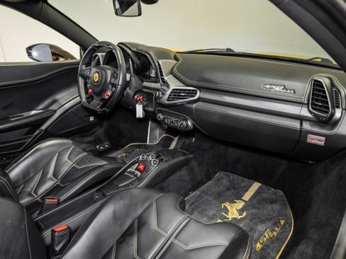 Used 2011 Ferrari 458 Italia Coupe RWD image 22