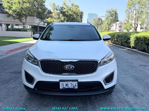 Used 2016 Kia Sorento FWD image 2