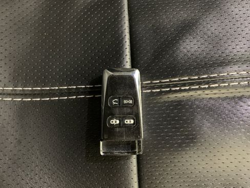 Used 2012 Aston Martin V8 Vantage Coupe RWD image 32