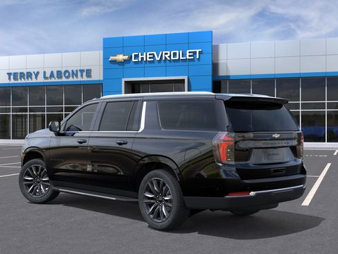 New 2026 Chevrolet Suburban LS AWD/4WD image 5