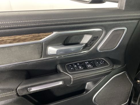 Used 2019 RAM 1500 Laramie AWD/4WD image 14