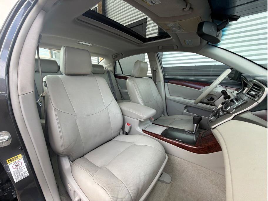 Used 2011 Toyota Avalon FWD image 4