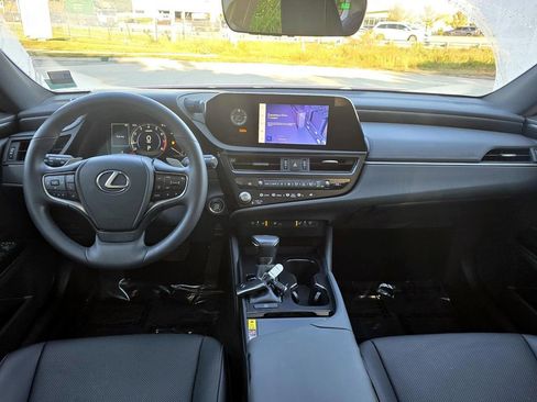 Used 2023 Lexus ES 350 w/ Premium Package image 10