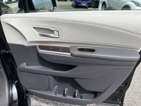 Used 2021 Toyota Sienna XLE FWD image 14