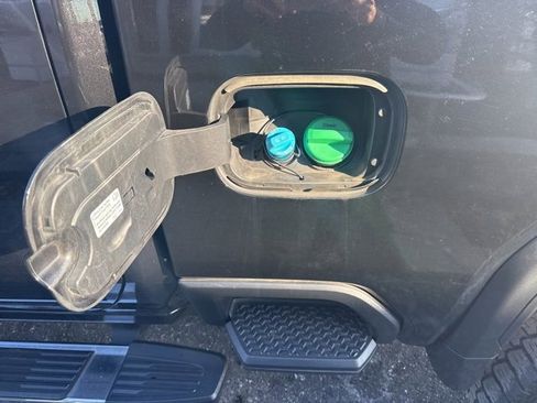 Used 2022 GMC Sierra 2500 Denali image 28