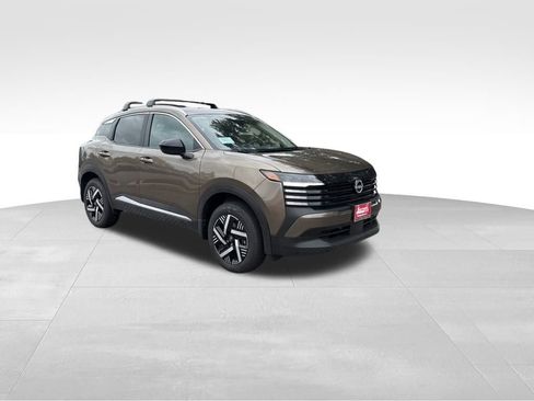 New 2026 Nissan Kicks SV w/ SV Premium Package image 7