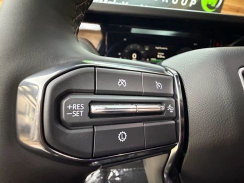 Used 2025 GMC Yukon AT4 image 25