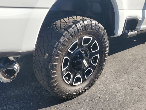 Used 2025 Ford F250 Platinum image 7