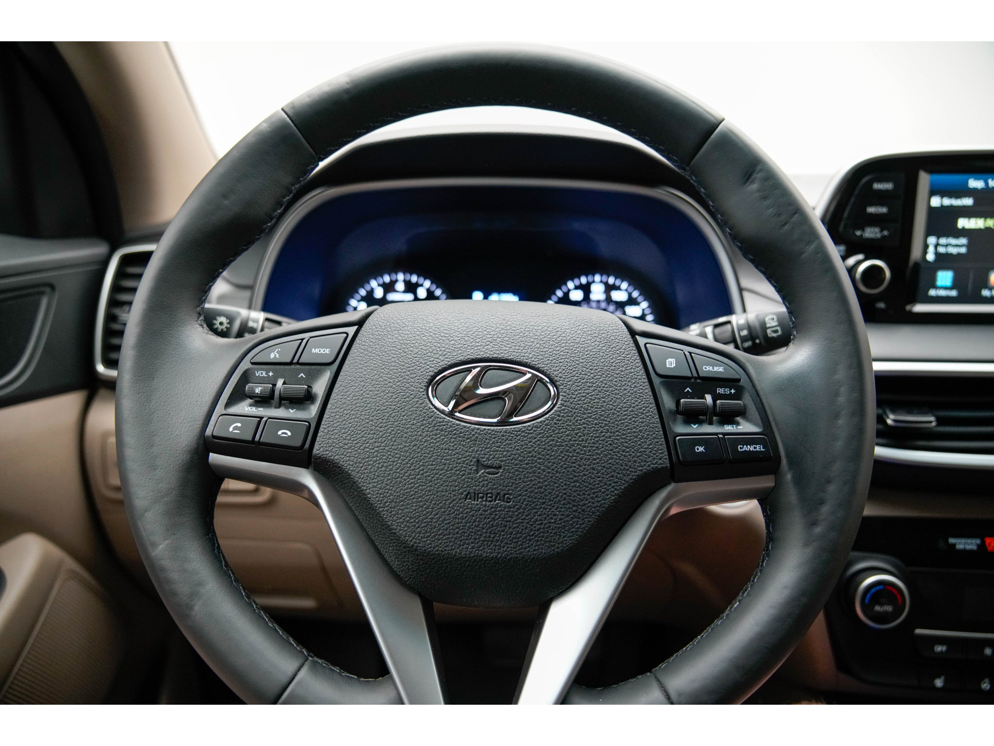 Used 2021 Hyundai Tucson Limited FWD image 11