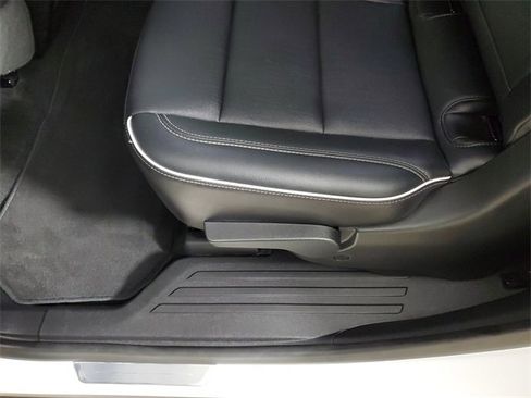 Used 2025 Buick Enclave Preferred image 16