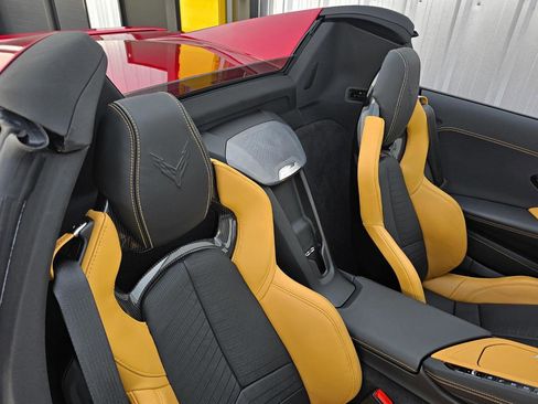 Used 2024 Chevrolet Corvette Stingray Preferred Conv w/ Z51 Performance Package image 9