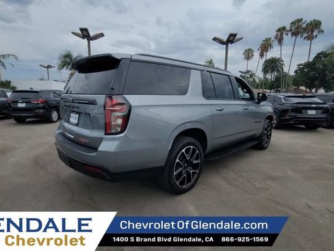 Used 2024 Chevrolet Suburban RST RWD image 8