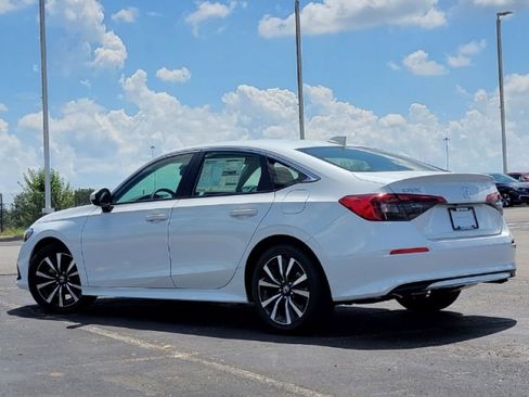 Used 2023 Honda Civic EX image 7