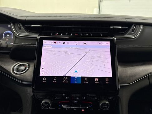 Used 2022 Jeep Grand Cherokee L Overland w/ Advanced Protech Group III image 19