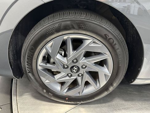 Certified 2025 Hyundai Elantra Hybrid FWD image 9
