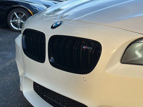 Used 2014 BMW M5 RWD image 47