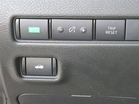 Used 2025 Nissan Sentra SR image 25