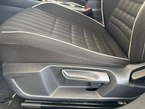 Used 2024 Volkswagen Jetta Sport image 14