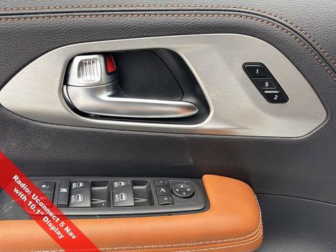 New 2026 Chrysler Pacifica Pinnacle w/ Trailer Tow Group image 24