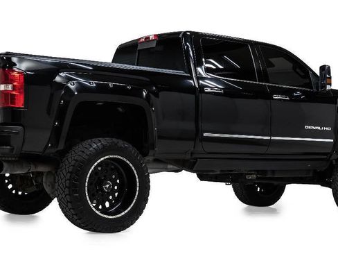 Used 2016 GMC Sierra 2500 Denali w/ Duramax Plus Package image 3