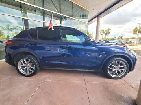 Used 2018 Alfa Romeo Stelvio Ti Sport image 4