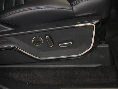 New 2025 Ford F150 Platinum w/ Equipment Group 702A High image 26