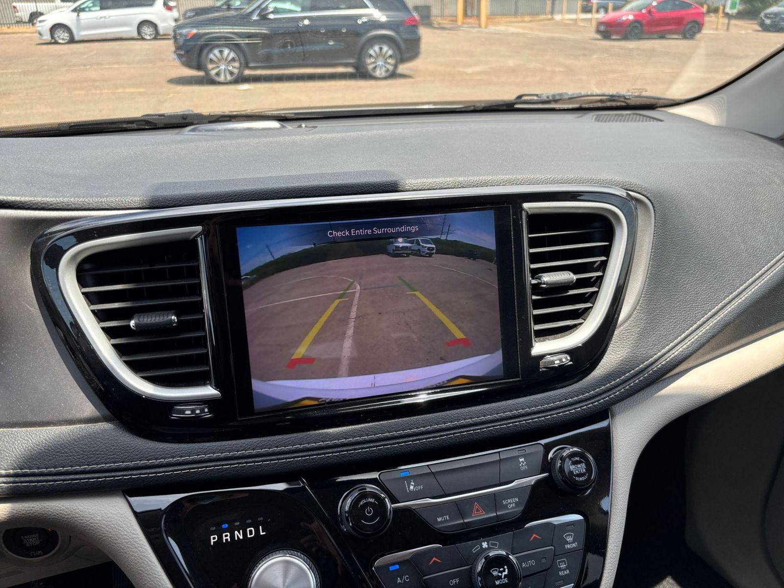 Used 2022 Chrysler Pacifica Touring-L FWD image 25