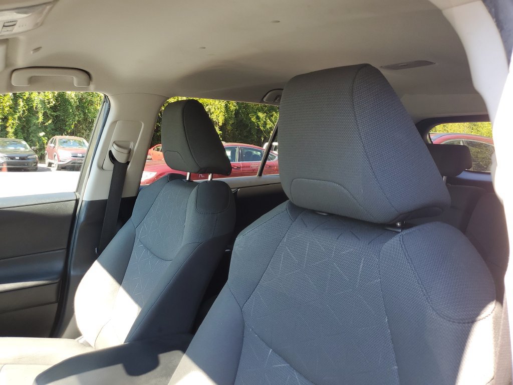 Used 2024 Toyota RAV4 XLE AWD/4WD image 18