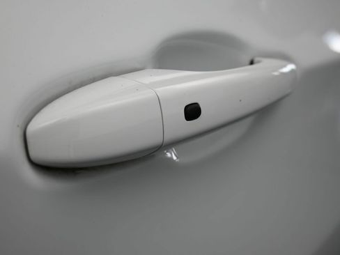 Used 2023 Jeep Compass Limited image 39