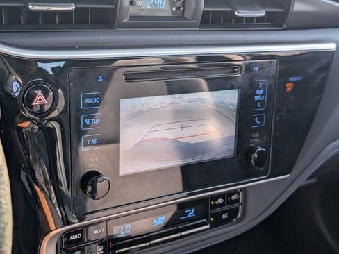 Used 2018 Toyota Corolla SE image 15