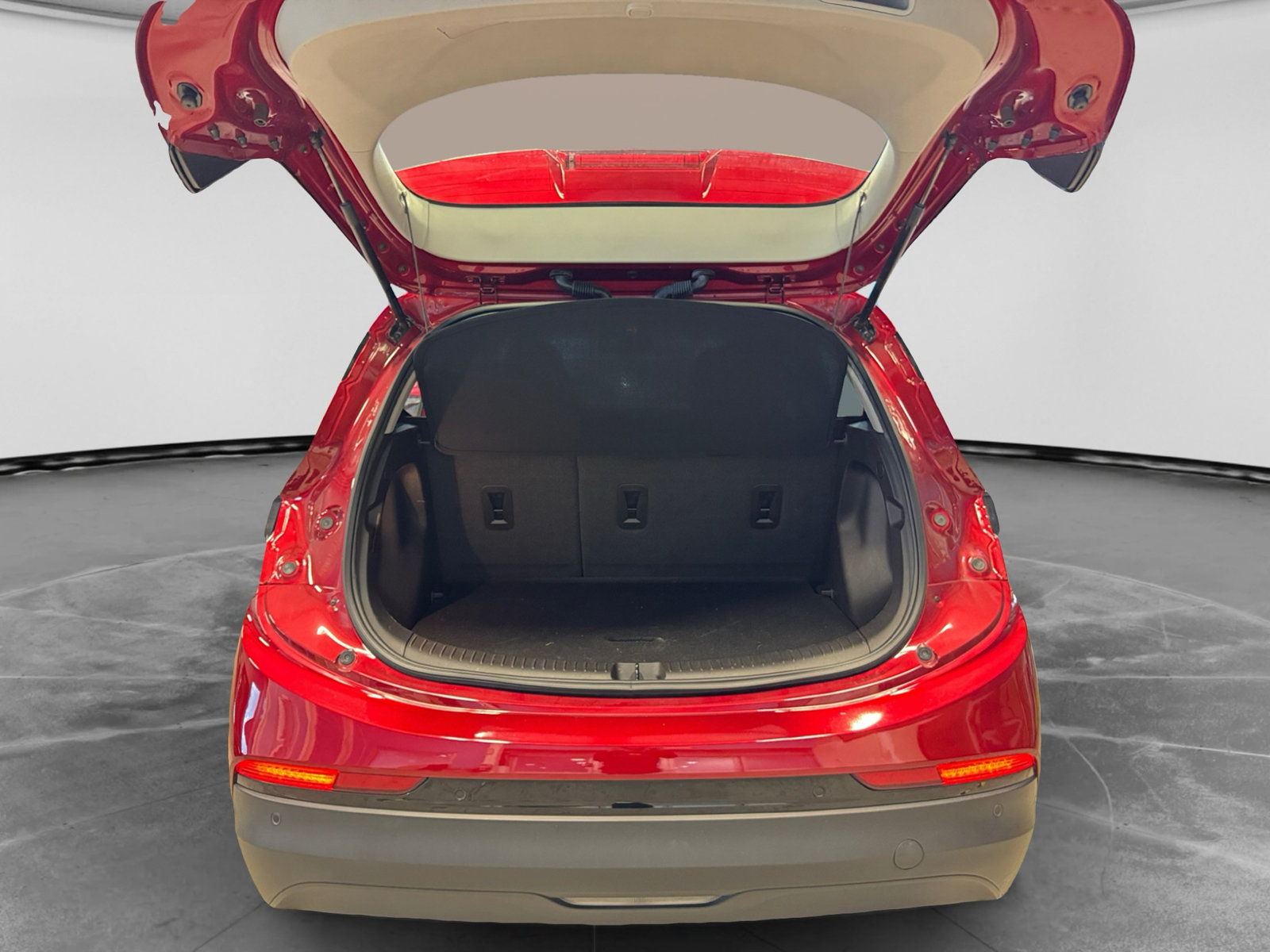 Used 2023 Chevrolet Bolt LT w/ Infotainment Package FWD image 26