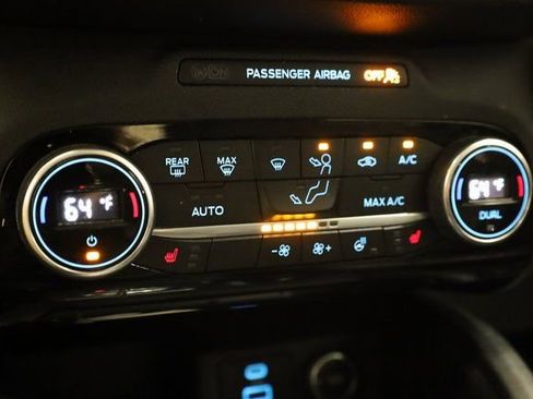 Used 2021 Ford Escape Titanium image 22