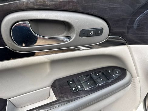 Used 2015 Buick Enclave Leather FWD image 13