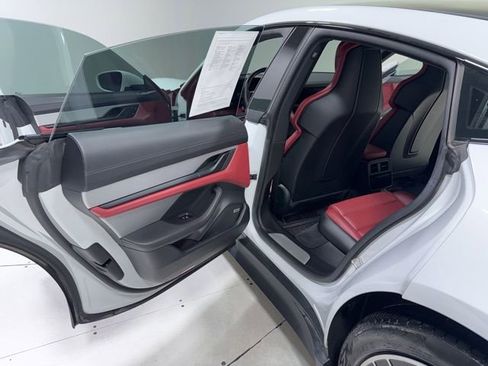 Used 2022 Porsche Taycan 4S image 26