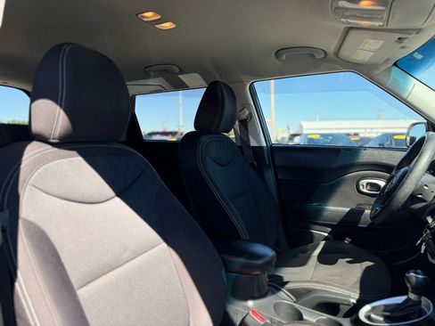 Used 2016 Kia Soul image 25