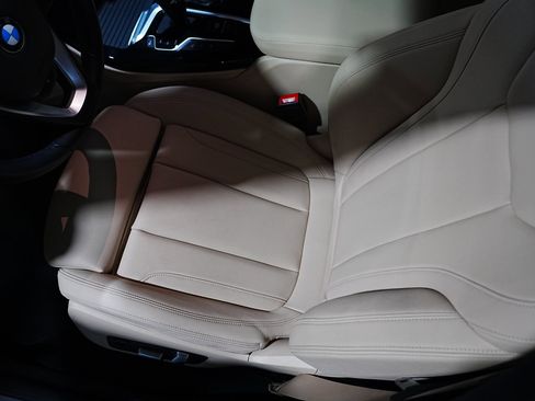 Used 2021 BMW X4 xDrive30i w/ Premium Package image 8