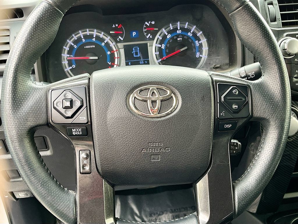 Used 2018 Toyota 4Runner TRD Off-Road Premium AWD/4WD image 11