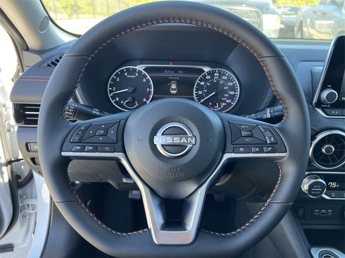 New 2025 Nissan Sentra SR image 10