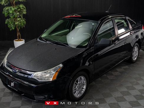 Used 2010 Ford Focus SE image 7