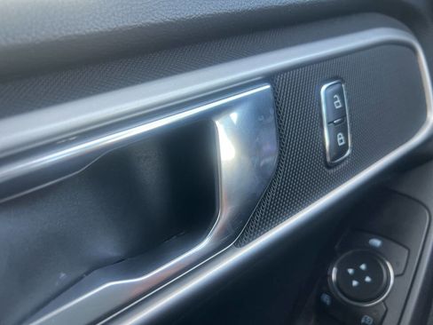 Used 2020 Ford Explorer XLT image 26