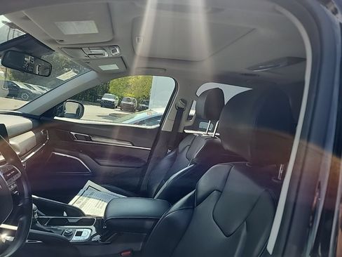 Used 2025 Kia Telluride S AWD/4WD image 11