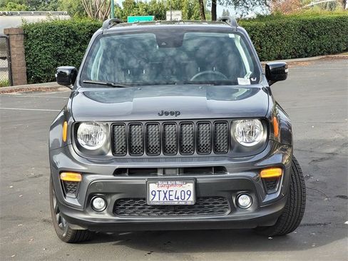 Used 2023 Jeep Renegade Altitude image 3