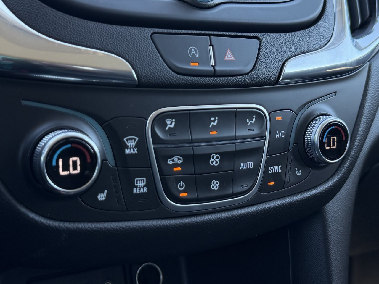 Certified 2024 Chevrolet Equinox LT FWD image 19