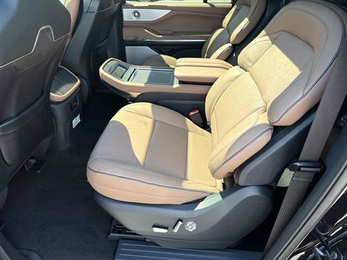 New 2027 Lincoln Navigator L Black Label AWD/4WD image 21
