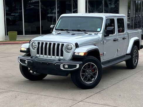 Used 2022 Jeep Gladiator Overland w/ Popular Equipment Package AWD/4WD image 9