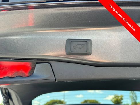 Used 2025 Toyota RAV4 XLE w/ Convenience Package FWD image 16