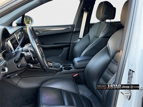 Used 2023 Porsche Macan GTS image 9