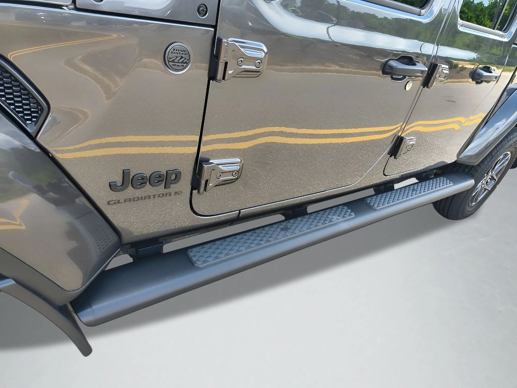 Used 2024 Jeep Gladiator Sport AWD/4WD image 33